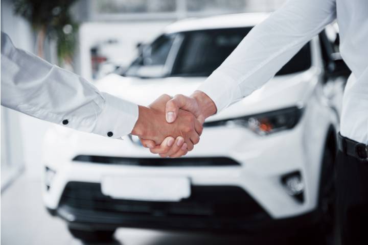 Car Dealers And Dealerships: The Tech Trends That Revolutionize Car Sales